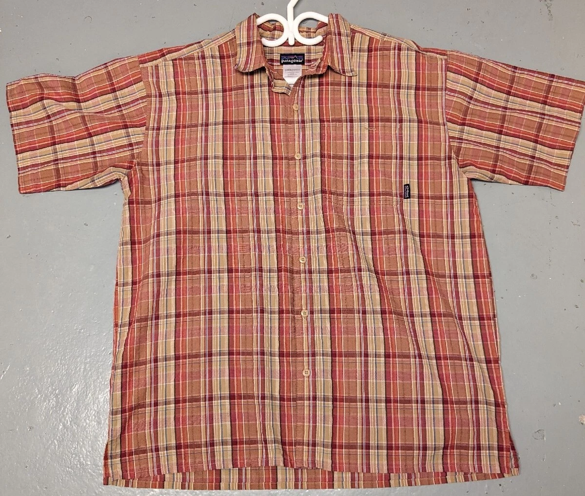 Patagonia men's button down deals shirts