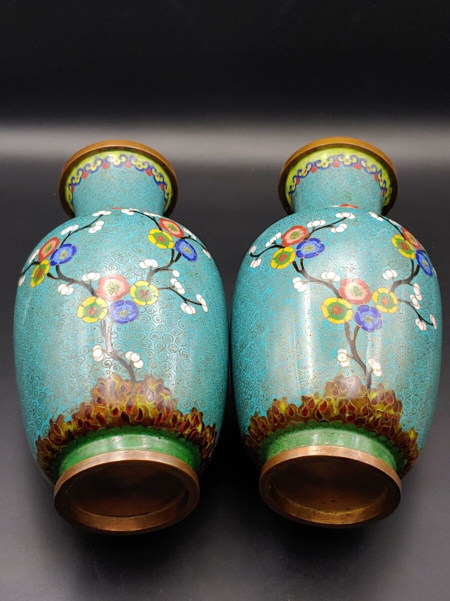 清古董景泰蓝彩梅赏瓶 Antique Chinese Qing Jingtailan 清古董景泰蓝彩梅赏瓶 Antique Chinese Qing Jingtailan