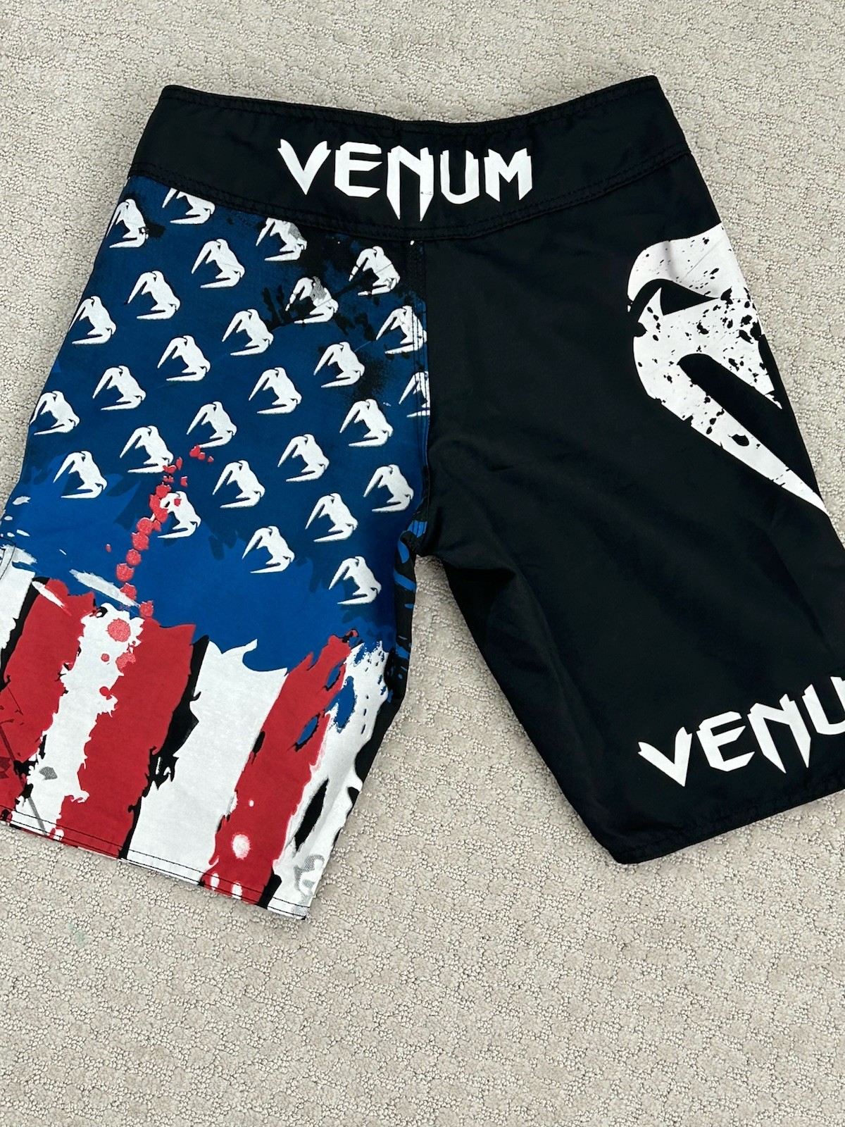 Venum MMA Shorts Men’s 31/32 USA Flag Series Performance Lightweight Shorts EUC