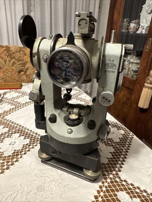 Theodolit Th II von Carl Zeiss Jena Nr. 52544 , Winkelmessinstrument