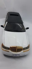 Sun Star 1999 Lincoln Town Car Stretch Limousine 1:18 Scale Diecast White 1260