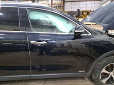 2017 Sorento Right Passenger Side Front Door Assembly Color: Black Eb