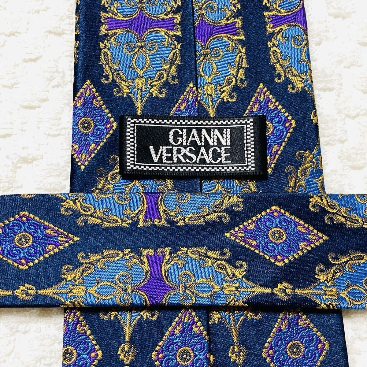beautiful GIANNI VERSACE Tie Jewelry Decoration All over pattern 100 Silk Mad thumbnail 6
