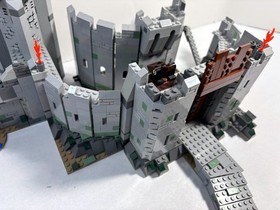 LEGO LOTR LOT: Battle of Helm's Deep 9474 (2012) Retired.