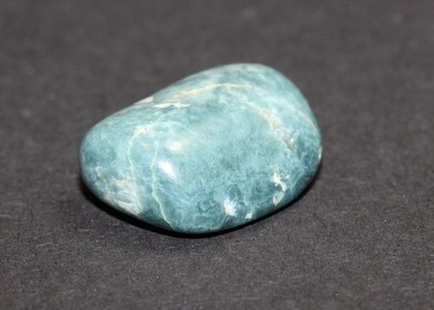 Jade blau Sammlerstein (Nephrit) mit schöner Maserung