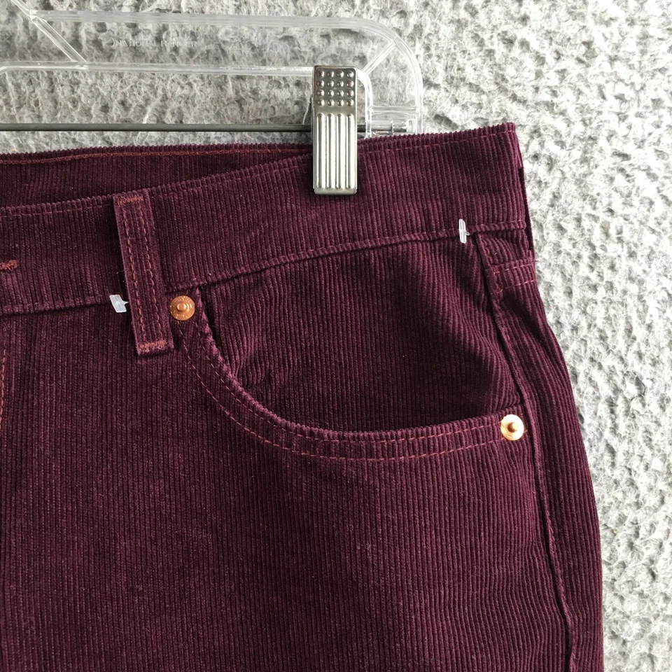 Levis Boyfriend Tapered Leg Pants Mens 31x32 (actual 35x32) Purple Mid Rise NEW - Image 4 of 4