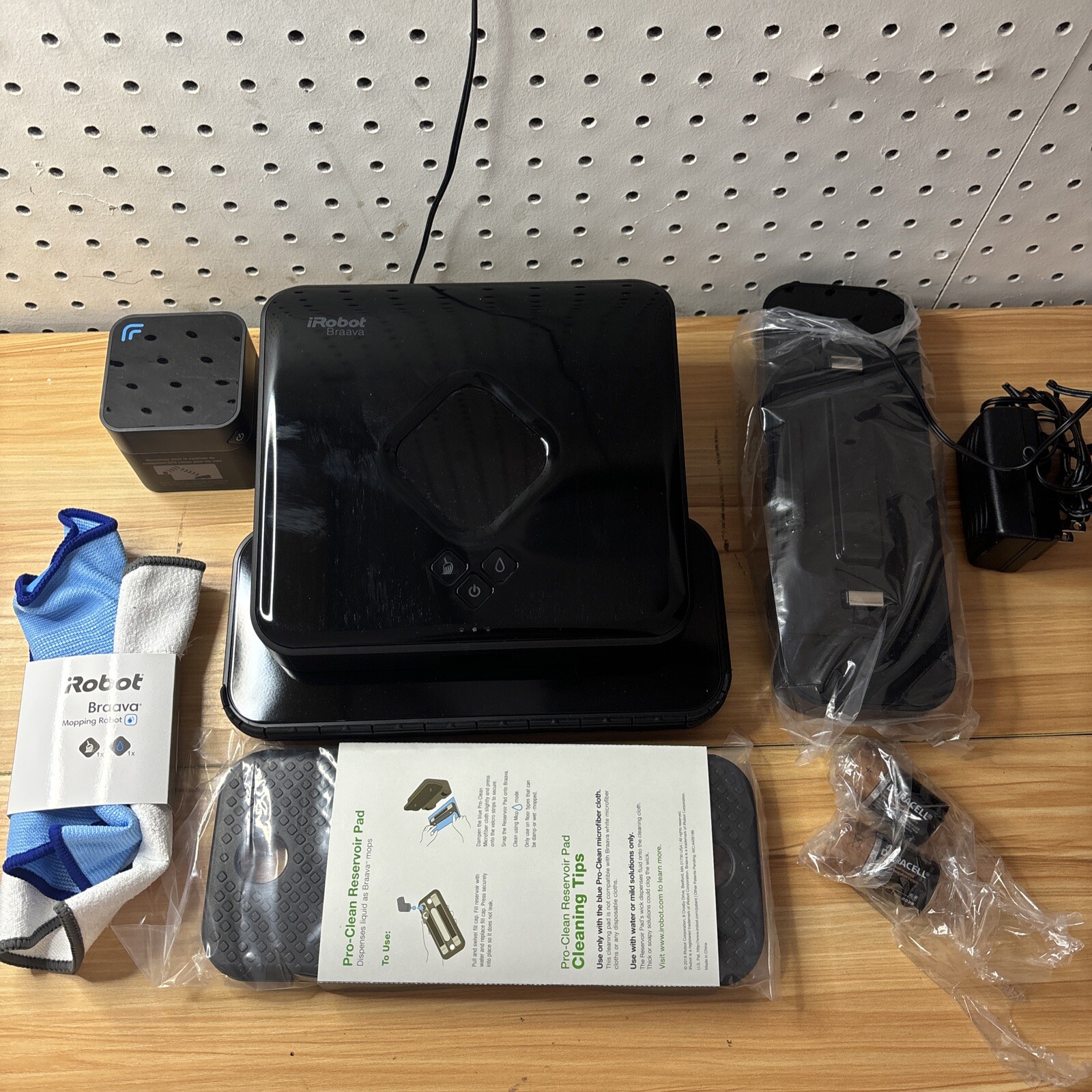 iRobot Braava 380t Black Robot Mop