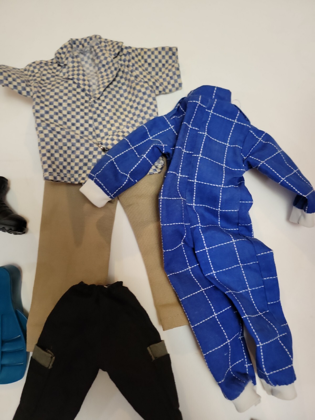 GI JOE action figure doll ASIs Guns Clothes Boots & Accessories Lot 30