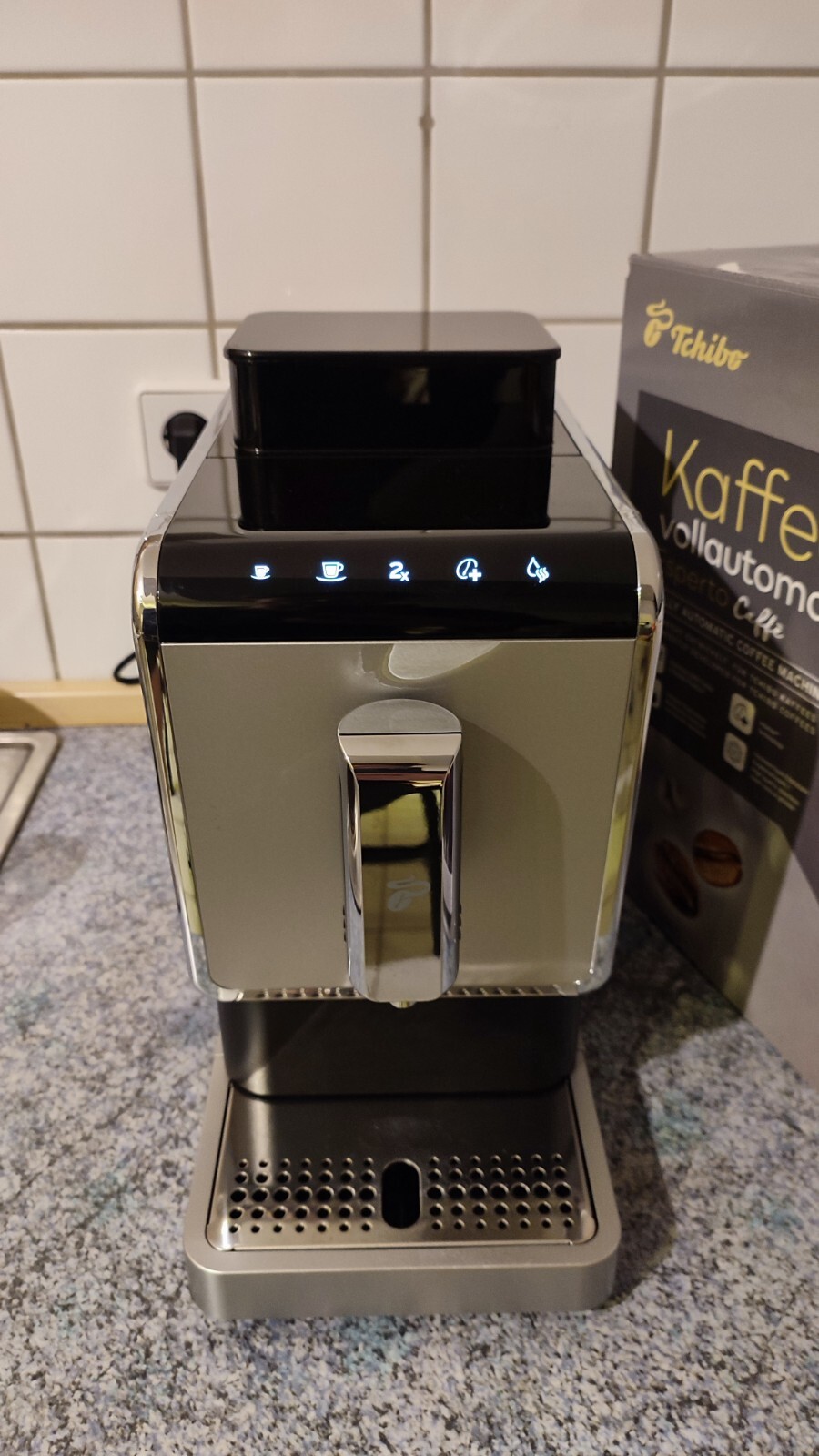 Tchibo Esperto Latte + 1 Kg Kaffee Kaffeevollautomat Anthrazit Tchibo Esperto Caffè Kaffeevollautomat - Anthrazit (392080) mit OVP u
