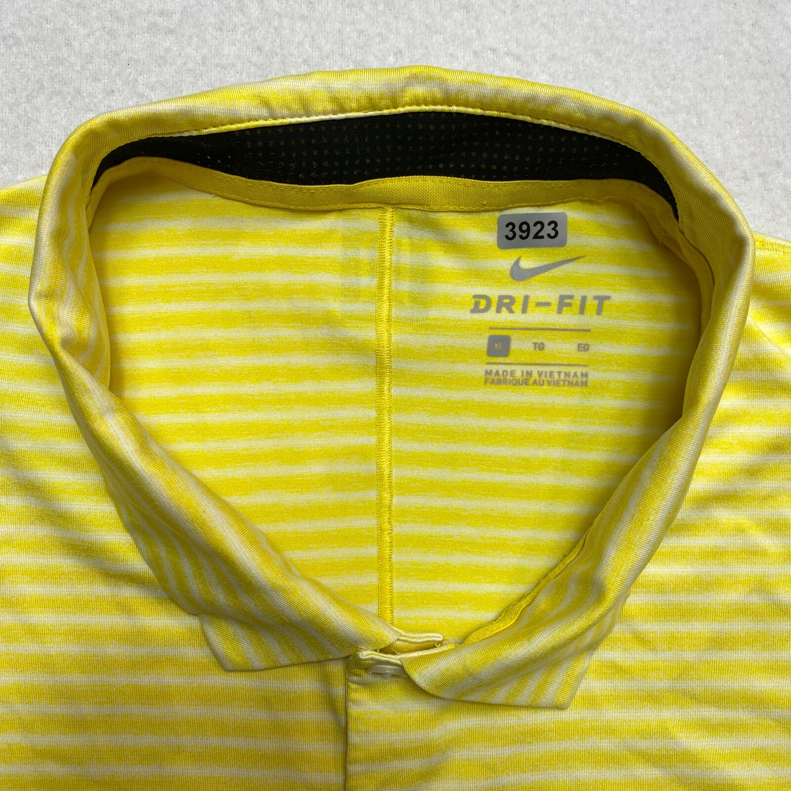 Tiger Woods Nike Polo Shirt Mens XL Yellow Short Sleeve Dri-Fit  thumbnail 2