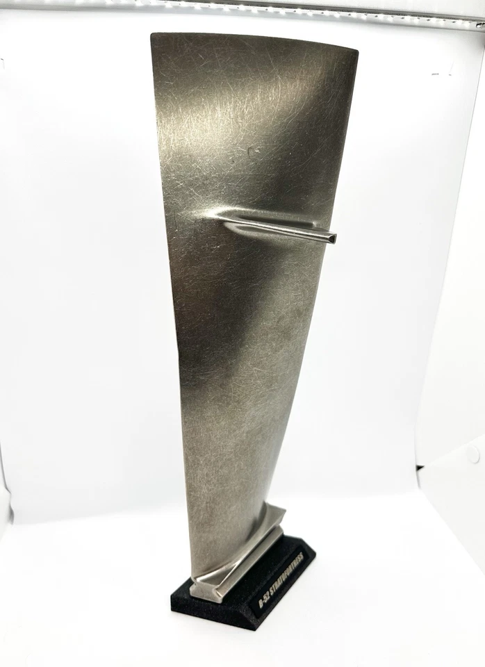 Boeing B-52 Titanium Jet Engine Fan Blade. Flight Sim Turbine Pilot Gift Model - Image 3 of 4