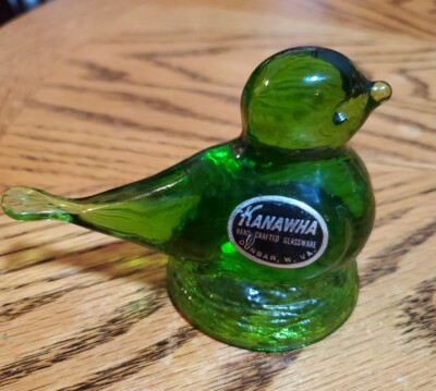 Vintage Hand Blown green Glass Bird on a Nest Figurine Kanawha