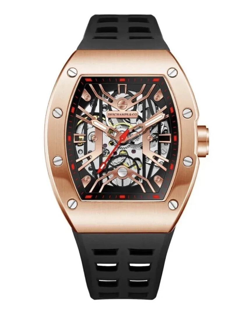 Automatic watch rubber strap clearance