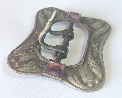 Vintage Brooch in Shape of Buckle w/ Purple Stones & Movable Hooks 2.25" - Picture 6 of 10