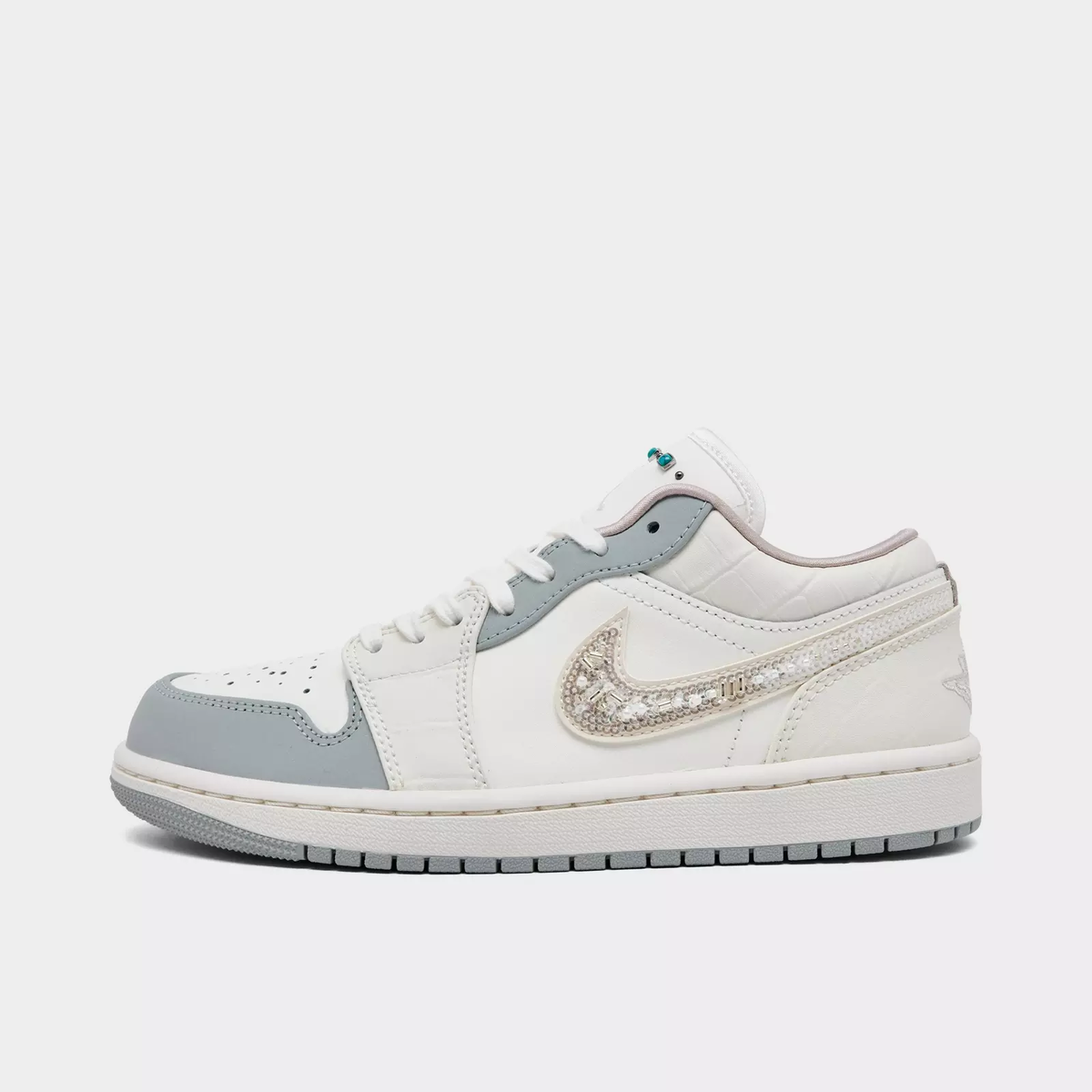 WOMEN'S AIR JORDAN 1 LOW SE CASUAL SHOES IH7323-100 | eBay