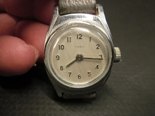 Vintage Timex Mechanical Watch – Shock Resistant – Works