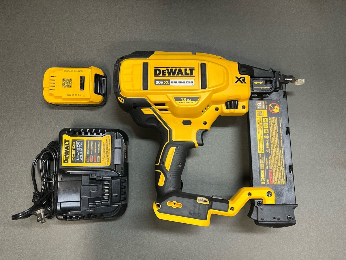 18 Gauge Brad Nailer Nail Gun Dewalt Battery DEWALT 20V MAX XR