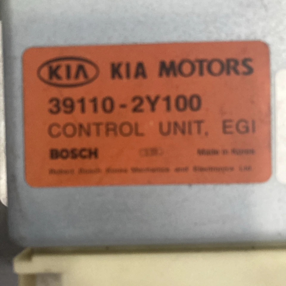 Kia Sephia 2001 ECU/ECM 39110-2Y100 Foto 2 de 4