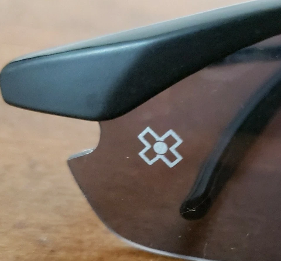 ДЕТСКИЕ XGAMES ОБЕРТОЧНЫЕ СОЛНЦЕЗАЩИТНЫЕ ОЧКИ ЛИЦЕНЗИРОВАННЫЕ СПОРТИВНЫЕ ДЕТСКИЕ/МОЛОДЕЖНЫЕ/МАЛЕНЬКИЕ ВЗРОСЛЫЕ РАЗМЕР - Изображение 3 из 4