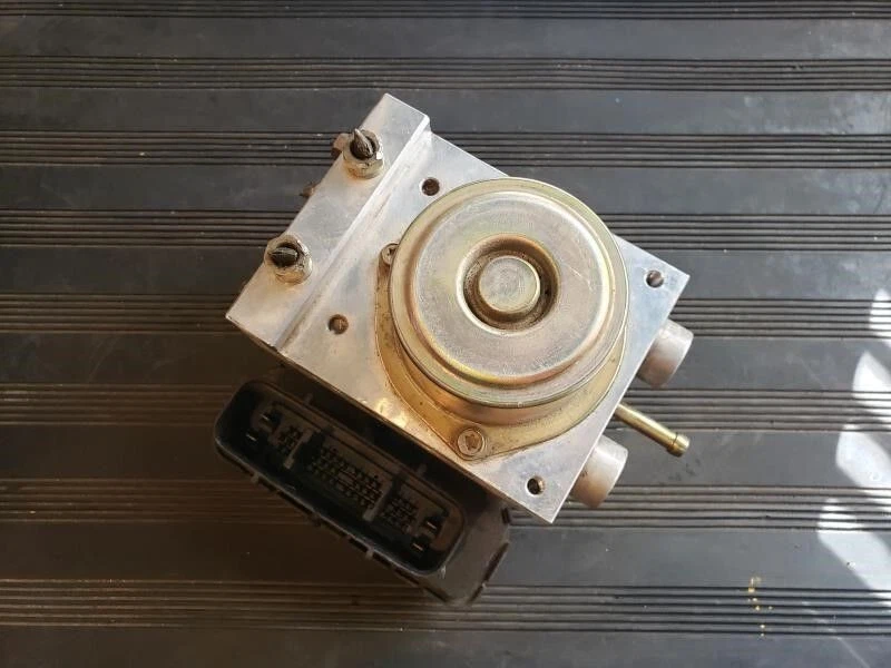 2004-2006 Nissan Maxima ABS Anti-Lock Brake Pump Control Module Assembly OEM — 第 2/4 张图片