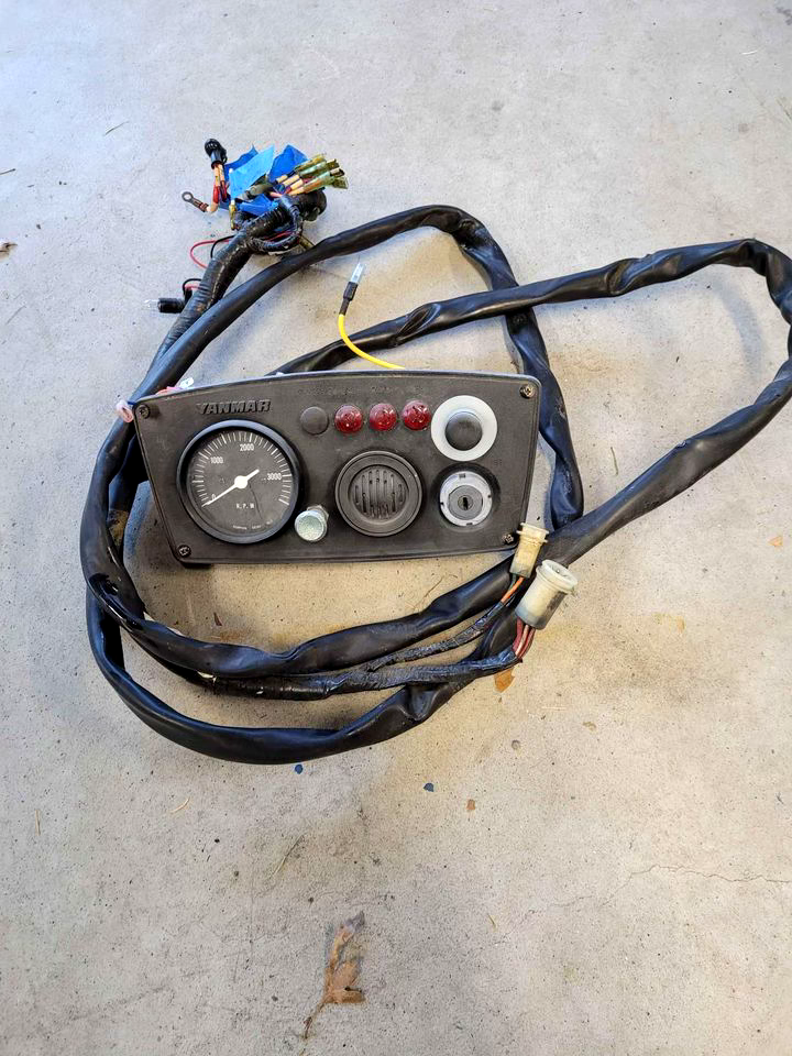 Yanmar 3QM30H , 30 HP Marine Diesel Engine KH18 2.03 Transmission