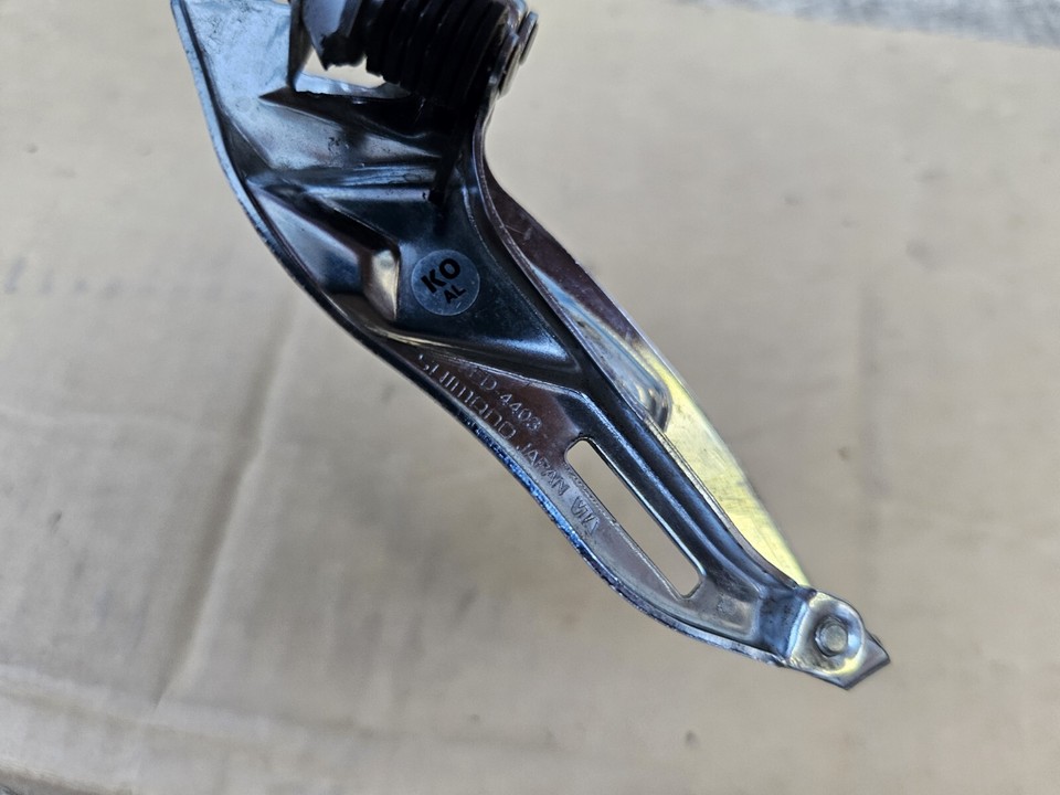 Dérailleur Avant Shimano Tiagra Triple (FD-4403) – Pour Pièces (cassé)