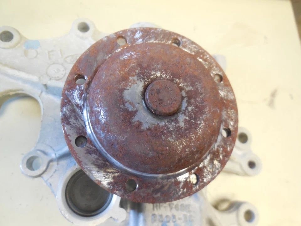 New 1996-1998 Ford Windstar V6 Waterpump F68Z-8501-A - Imagem 4 de 4