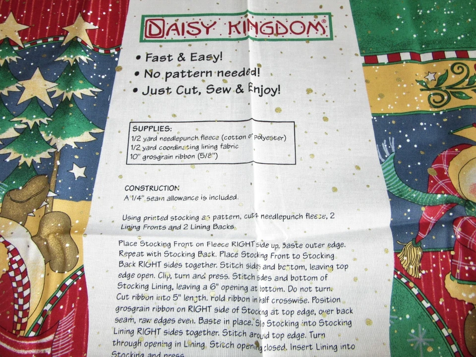 Dos Medias de Navidad Vintage Daisy Kingdom JOY PEACE LOVE Cortadas y Paneles de Coser Foto 3 de 4