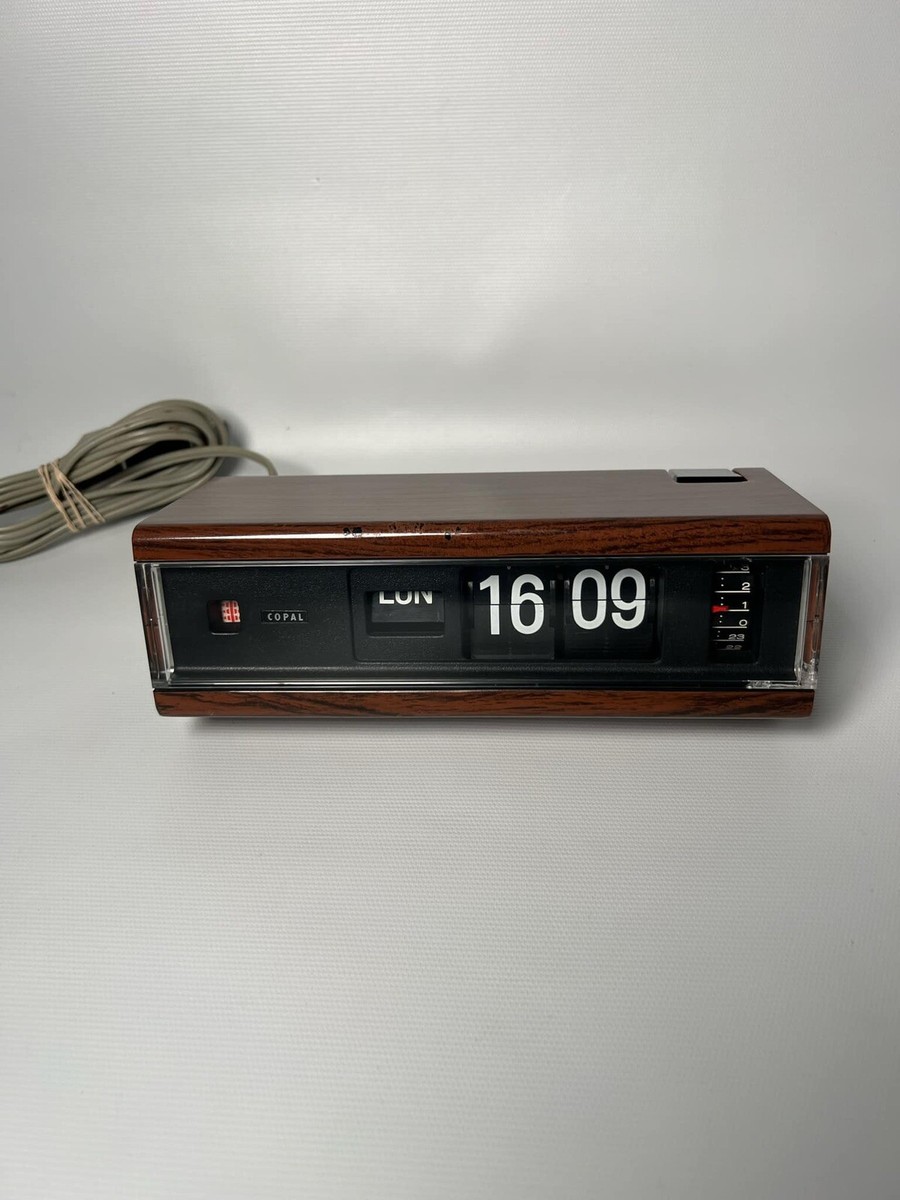 VTG Copal Alarm Clock Flip Number 7 Day Model 229 Wood Grain