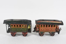 Q14G66- 2x Märklin Modelleisenbahn Personen Wagen Spur 0 Metall