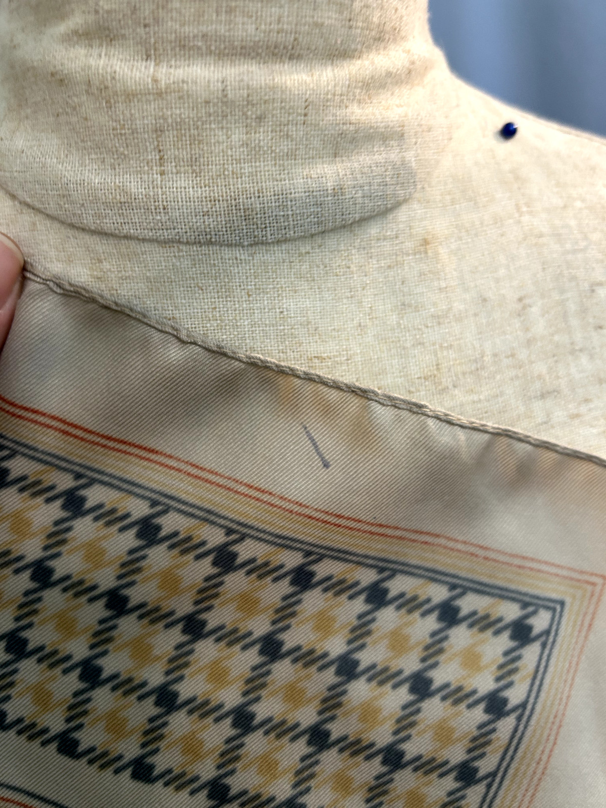 VTG Square Houndstooth Patterned scarf - image 6