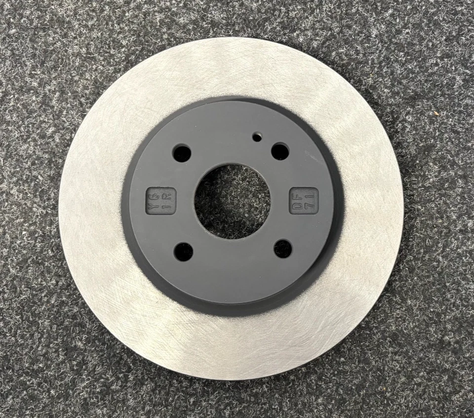 Genuine Mazda 2 2007-2014 front brake disc DF7133251A DF71-33-251A - Image 2 of 3