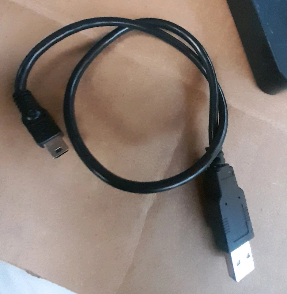 Western Digital Elements WD 5TB Portable External Hard Drive - Image 3 of 3