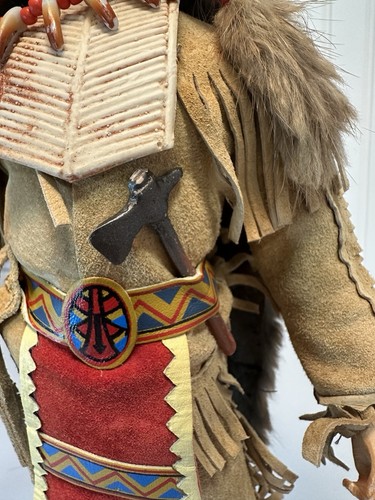 Vintage Native American Warrior Figurine Wearing Buffalo Cape With Lance, Knife - Picture 14 of 20