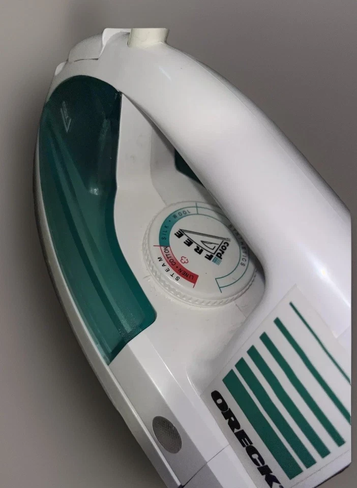 Plancha de vapor inalámbrica Oreck TX 850 base giratoria probada - funciona muy bien - casi nueva Foto 4 de 4