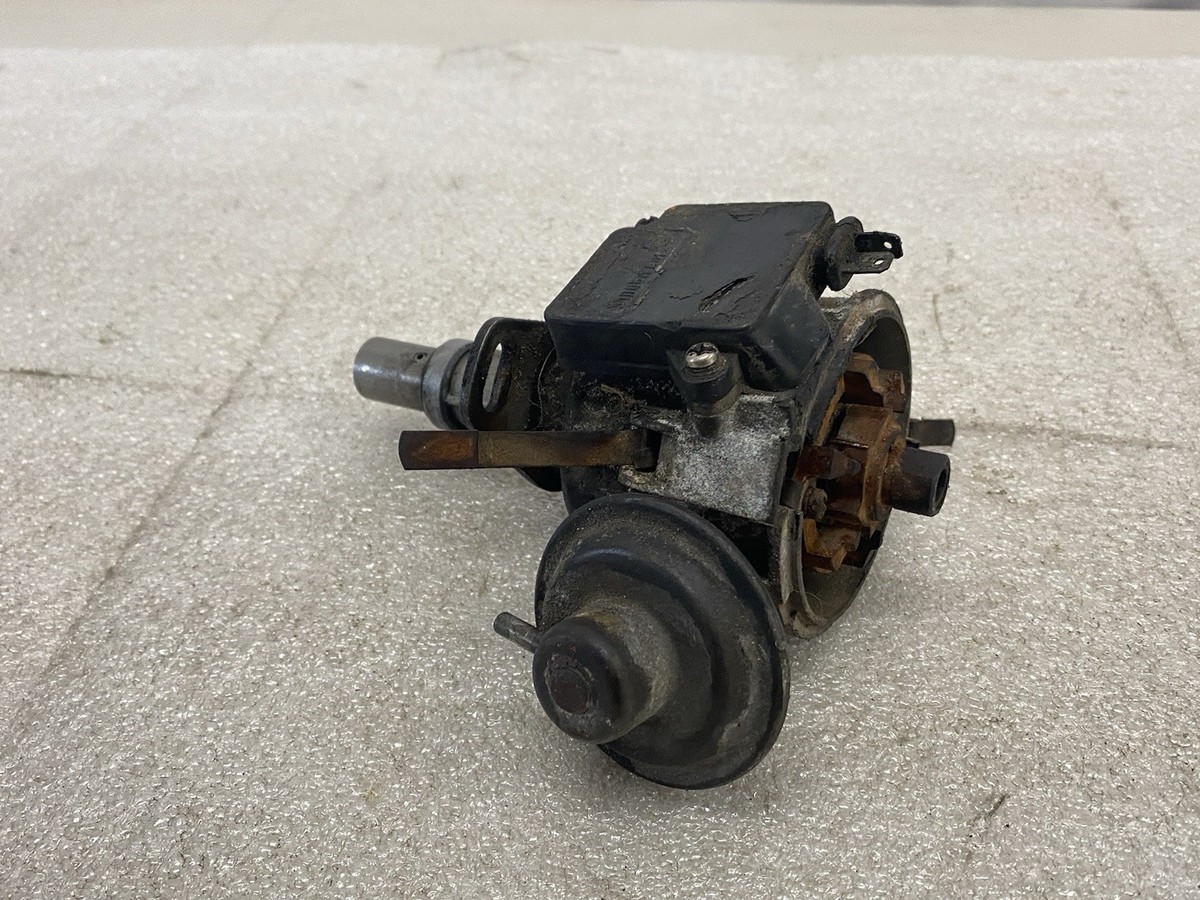 1979-1980 Datsun 280ZX S130 Non-Turbo OEM Distributor 22100-V0100