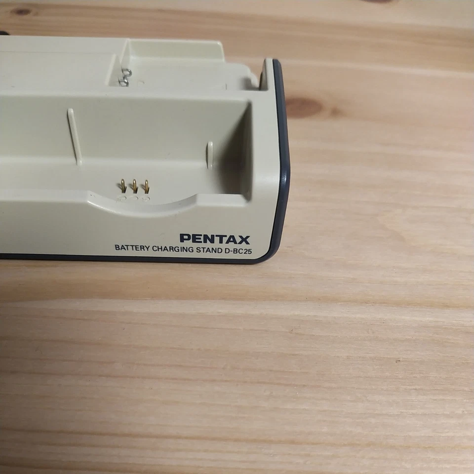 Pentax D-BC25 Battery Charging Stand Beige 4.2-Volt 630mA for Optio S5i Cameras - Image 2 of 4