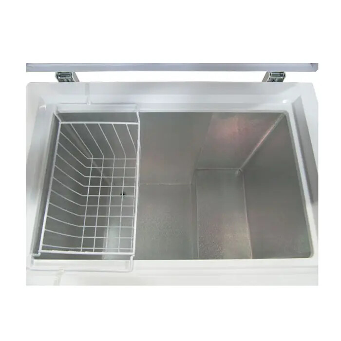 Adcraft BDCF-5 Black Diamond 30"W Chest Freezer 5.4 Cu. Ft