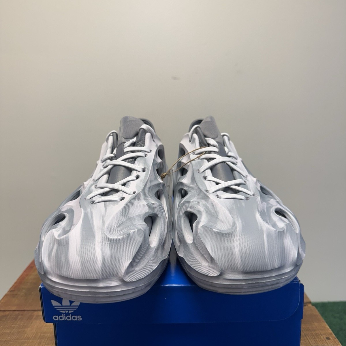 Adidas ADIFOM Q Mens Size 9.5 Dash Grey White Bright Foam Runners