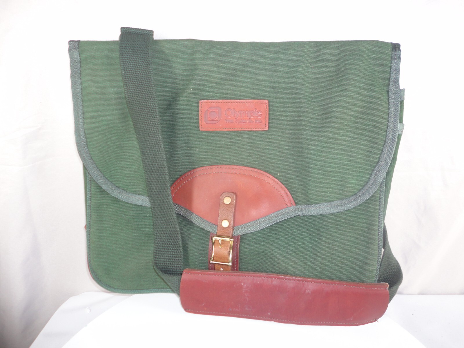 Olympic Wall  Systems Battenkill Green Canvas Lea… - image 1