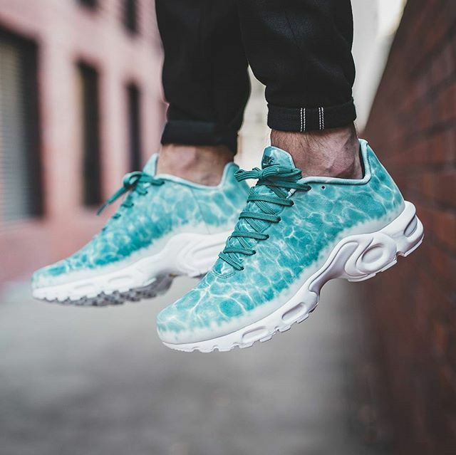 air max plus water pool turbo green