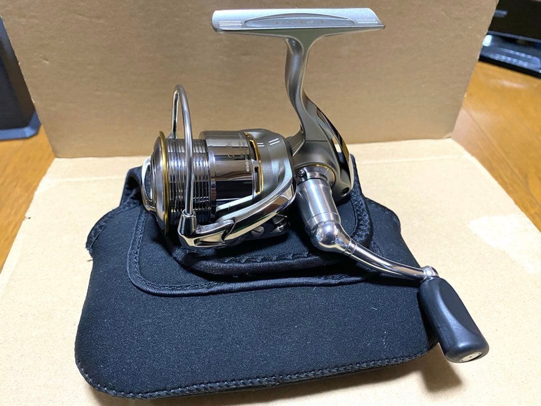 Daiwa 05 Exist 2506 Spinning Reel Japan Used Excellent with Case