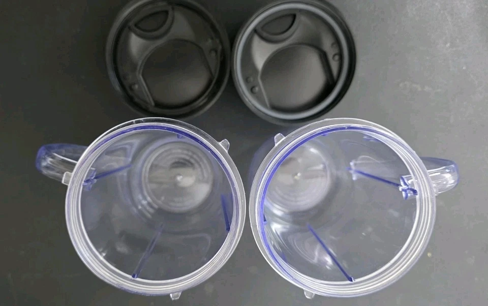 Taza Magic Bullet con tapa para beber. Buen estado. Foto 3 de 4