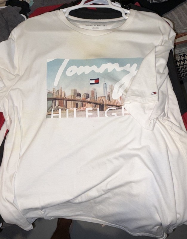 Tommy Hilfiger Men's White Crew Neck Short Sleeve T-Shirt XL Graphic Logo City