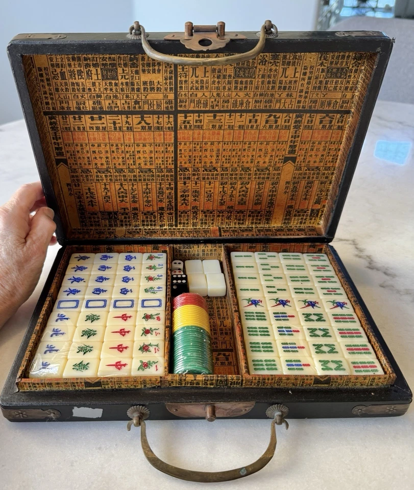 Vintage Mahjong Mah Jongg Bakelite MiniTile Game 144pcs  Green Dragon Hinged Box - Image 2 of 4