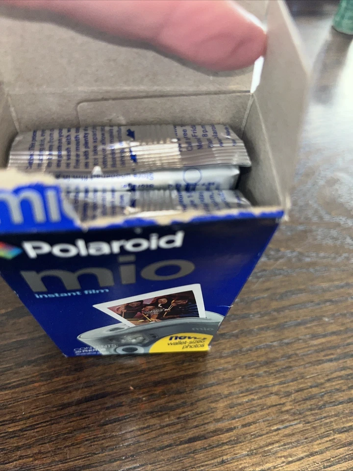 Polaroid Mio Instant Film 20 Photos Sealed Expired 08/2003 - Image 2 of 3
