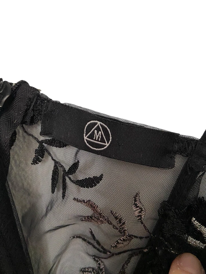 Witchy Dark Fairy 网眼刺绣 Midi 连衣裙 尺寸 4 黑色 Whimsygoth Missguided — 第 4/4 张图片