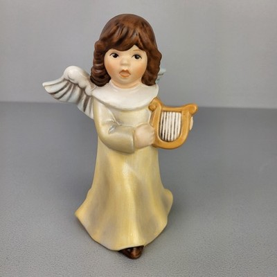 Wunderschöne Goebel Weihnacht-Figur ''Engel mit Harfe'', Nr. 41 004 goldenes Kleid