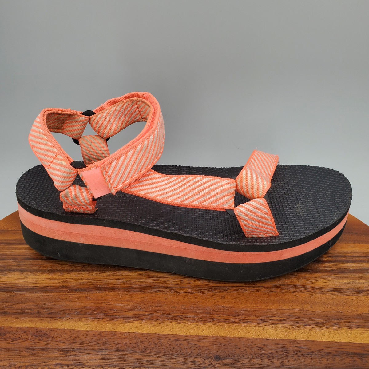 Teva Women's W Flatform Universal Sandal Reviews Teva Women's