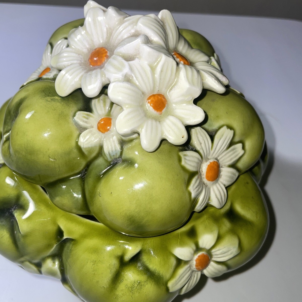 COOKIE JAR AND LID VINTAGE INARCO GREEN APPLE & DAISY 1967 Japan